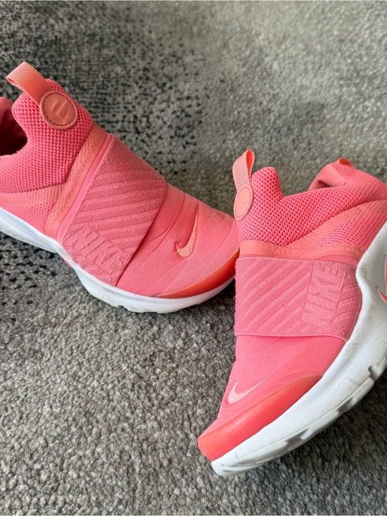 Nike Other - Nike girl’s presto extreme - coral sneakers - size 1